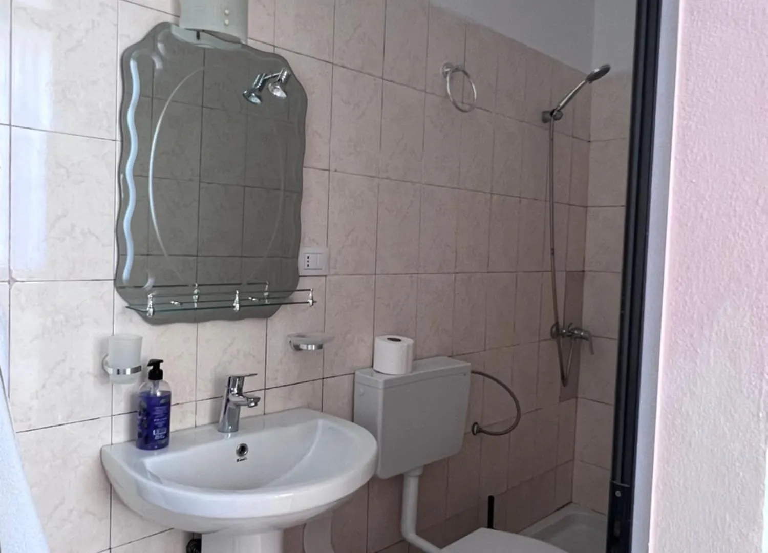 Hostel Internacional Grilë